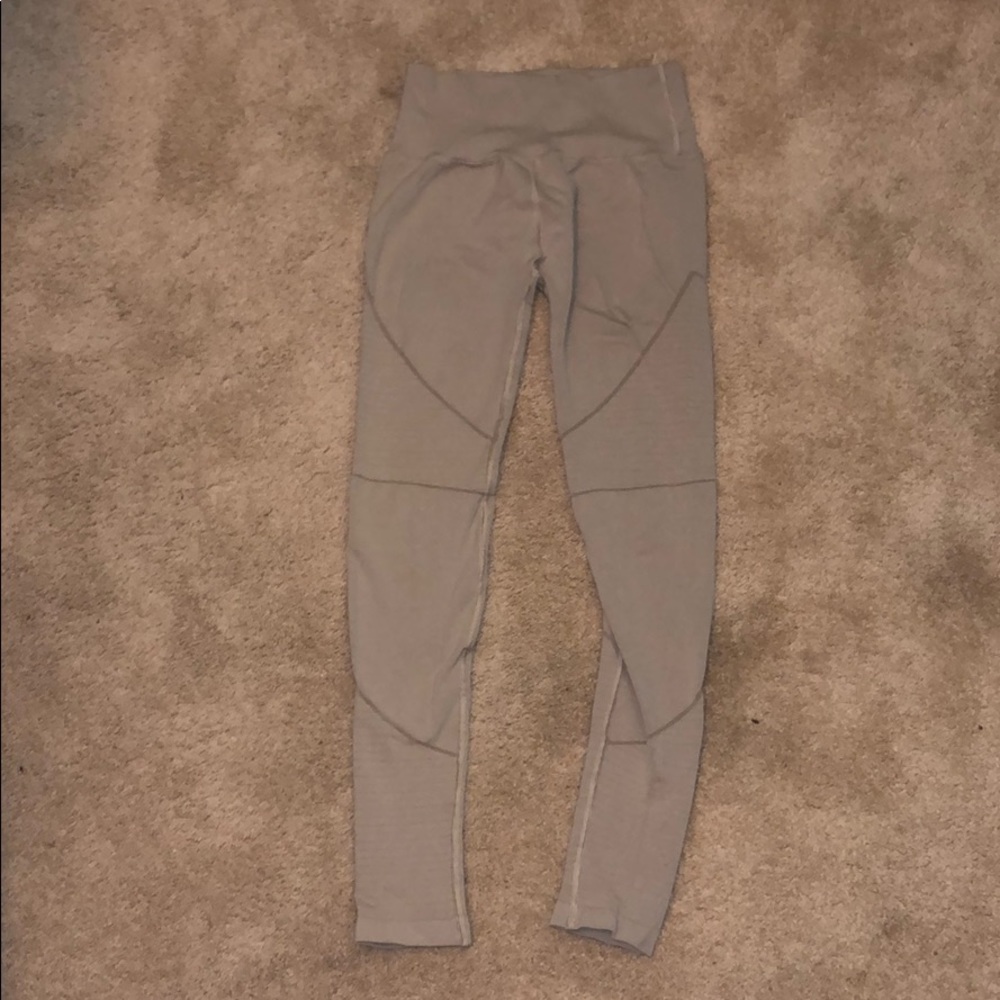 Alphalete revival khaki leggings